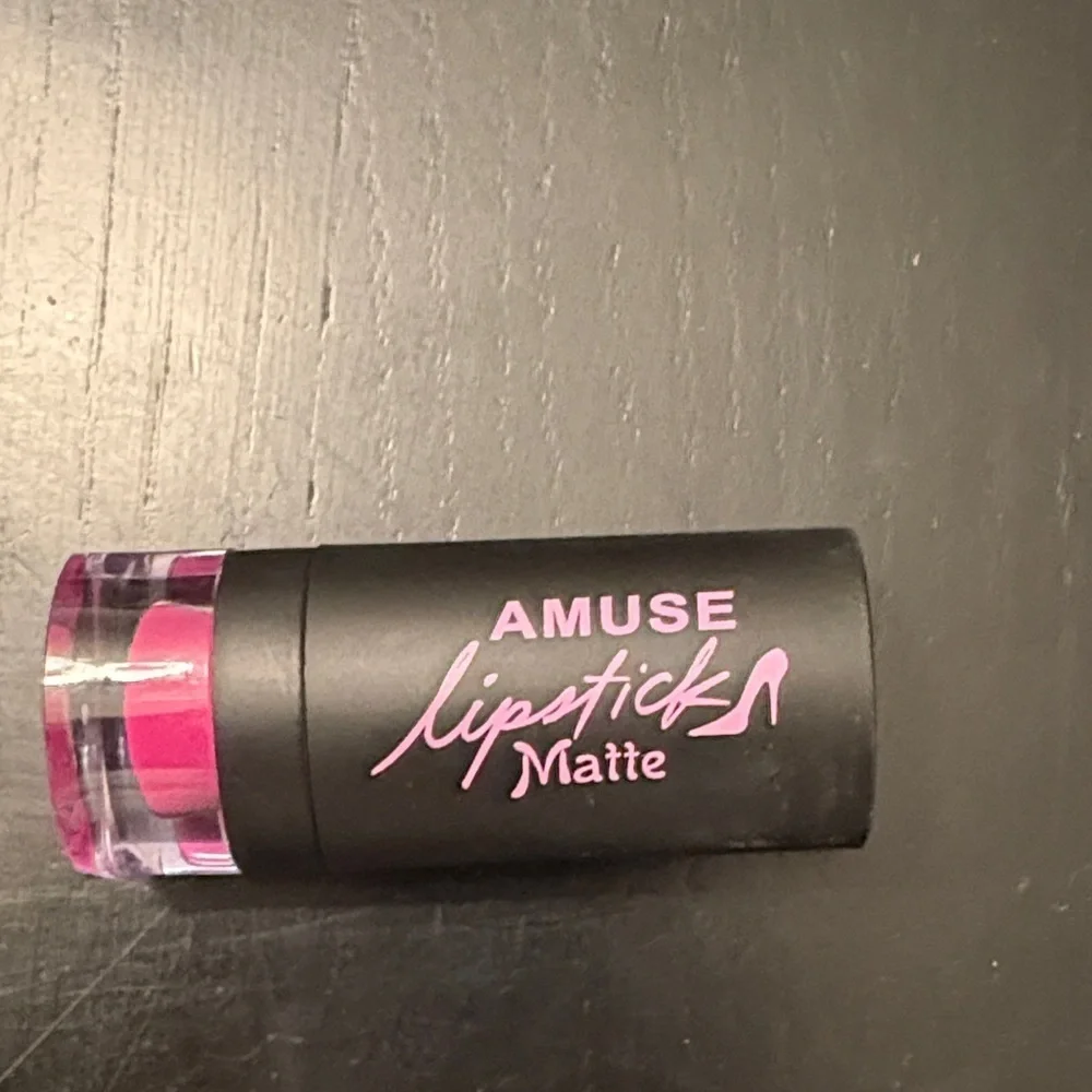 Muse Lipstick Matte - Vibrant Pink